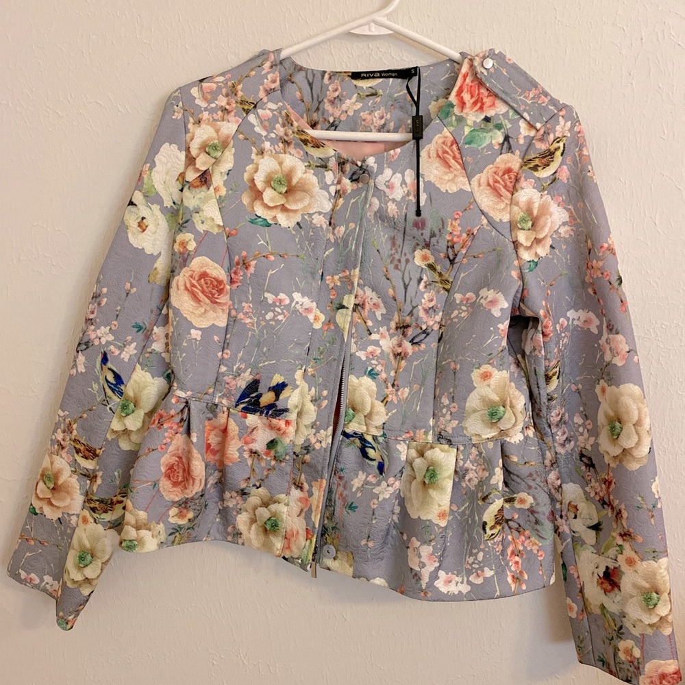 Riva Small floral jacket with zipper.